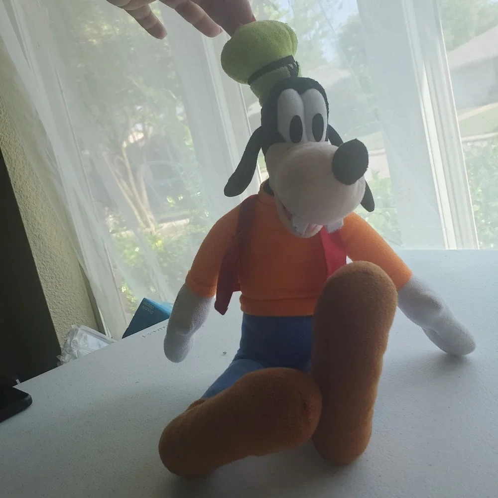Disney‎ Goofy Doo 17-inch Plush, Play Only Red Blue